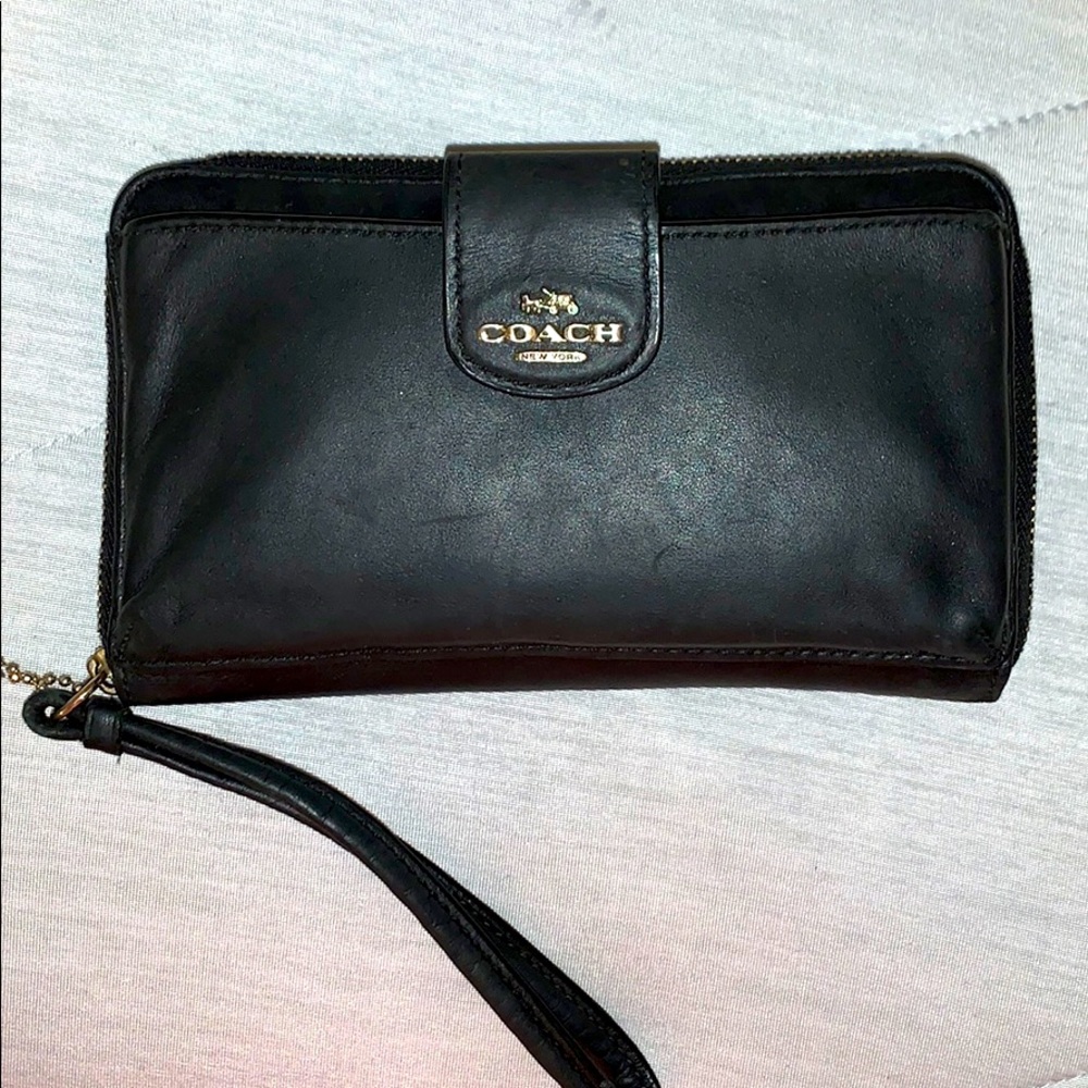 COACH WALLET/WRISTLET 🖤